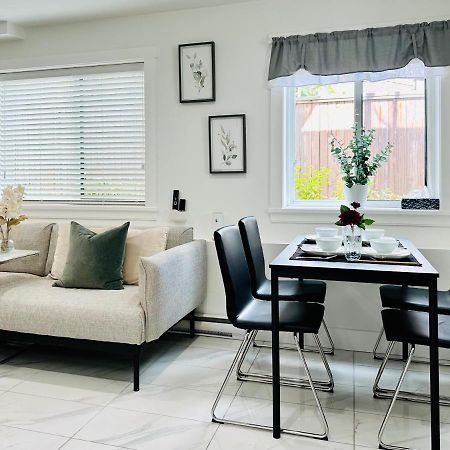 2Br 1.5Ba Full Kitchen Private Guest House - Free Parking - Central Location Vancouver Extérieur photo