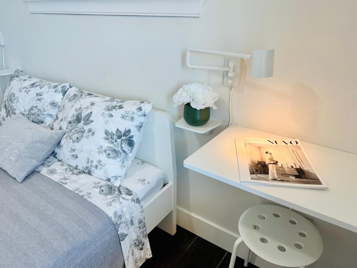 2Br 1.5Ba Full Kitchen Private Guest House - Free Parking - Central Location Vancouver Extérieur photo