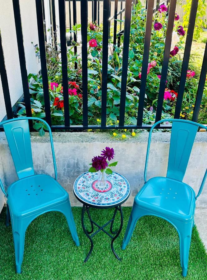 2Br 1.5Ba Full Kitchen Private Guest House - Free Parking - Central Location Vancouver Extérieur photo