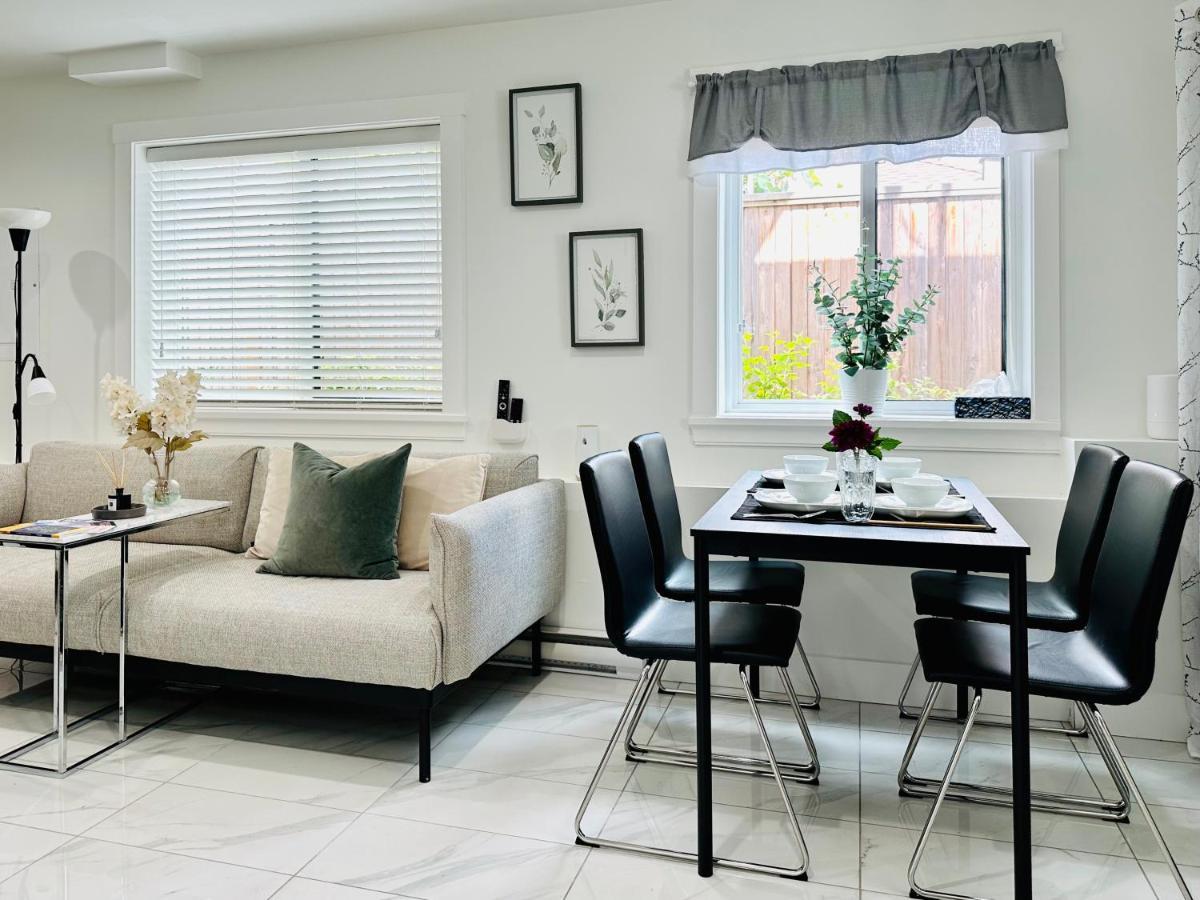 2Br 1.5Ba Full Kitchen Private Guest House - Free Parking - Central Location Vancouver Extérieur photo