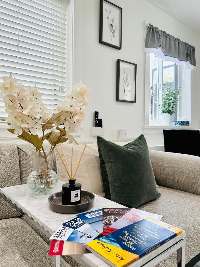2Br 1.5Ba Full Kitchen Private Guest House - Free Parking - Central Location Vancouver Extérieur photo